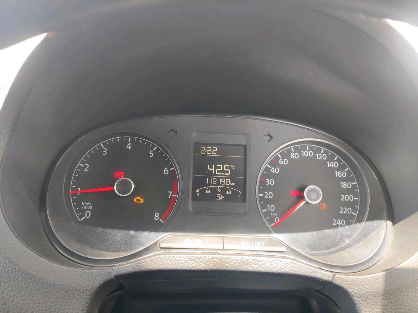 2020 Volkswagen Polo TRENDLINE 1.0L, CNG, Manual, 1,19,198 km, interior