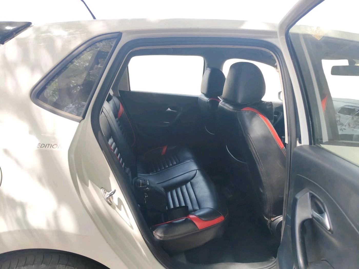 2020 Volkswagen Polo TRENDLINE 1.0L, CNG, Manual, 1,19,198 km, interior
