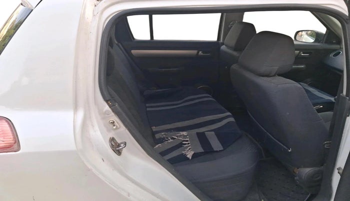 2010 Maruti Swift LXI, CNG, Manual, 1,26,522 km, interior