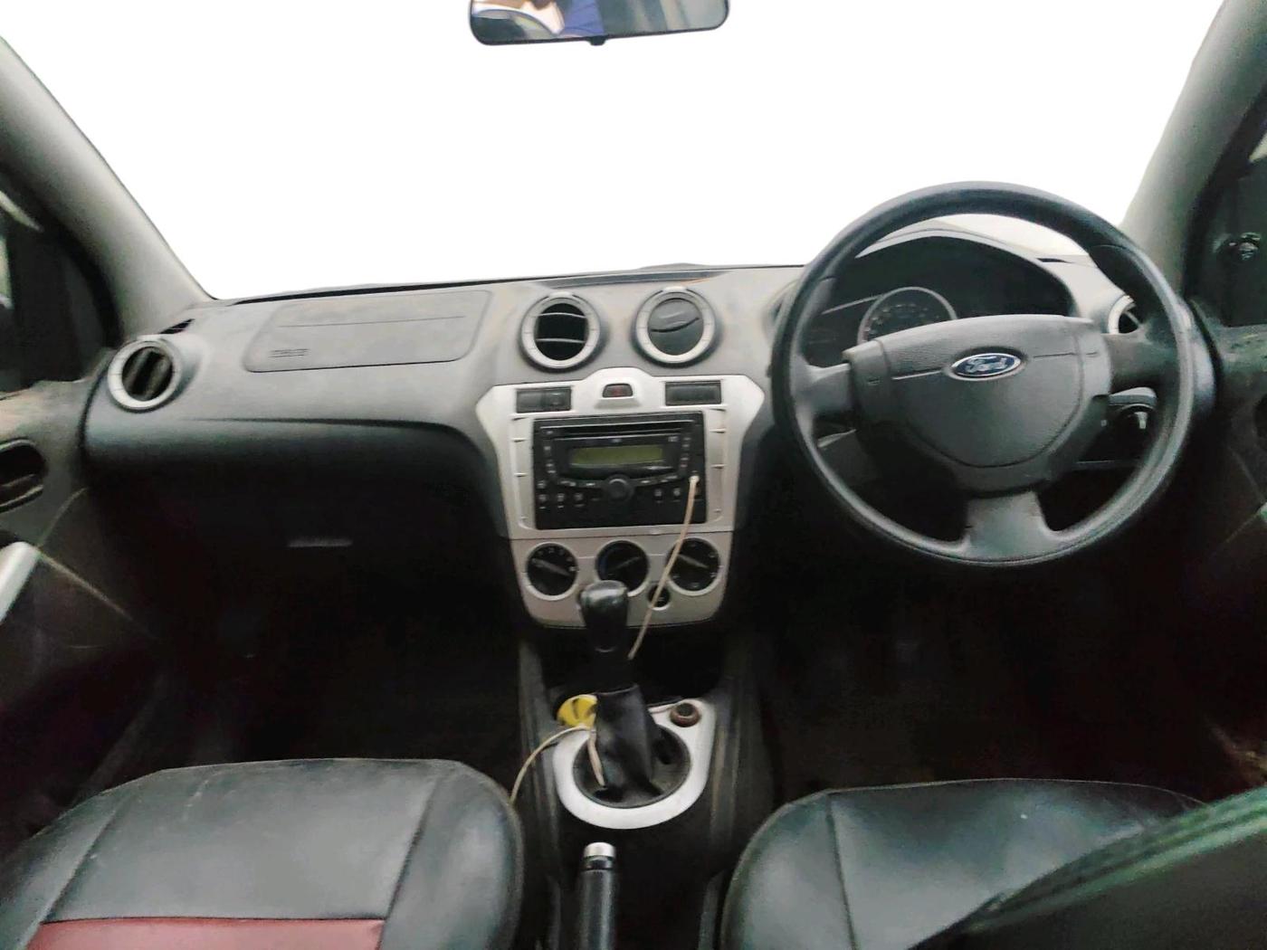 2013 Ford Figo TITANIUM 1.4 DIESEL, Diesel, Manual, 1,21,218 km, interior
