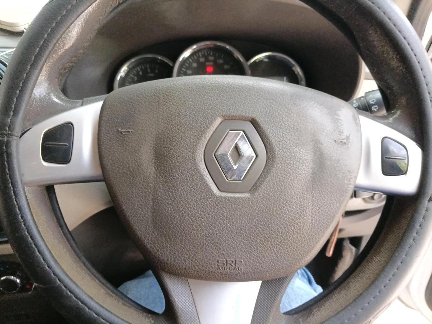 2015 Renault Lodgy 85 PS RXZ, Diesel, Manual, 1,92,050 km, interior
