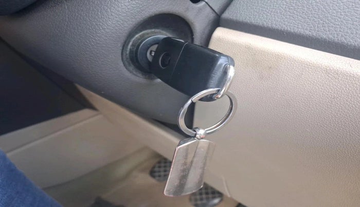 2013 Volkswagen Vento COMFORTLINE DIESEL 1.6, Diesel, Manual, 2,82,559 km, interior