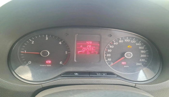 2013 Volkswagen Vento COMFORTLINE DIESEL 1.6, Diesel, Manual, 2,82,559 km, interior