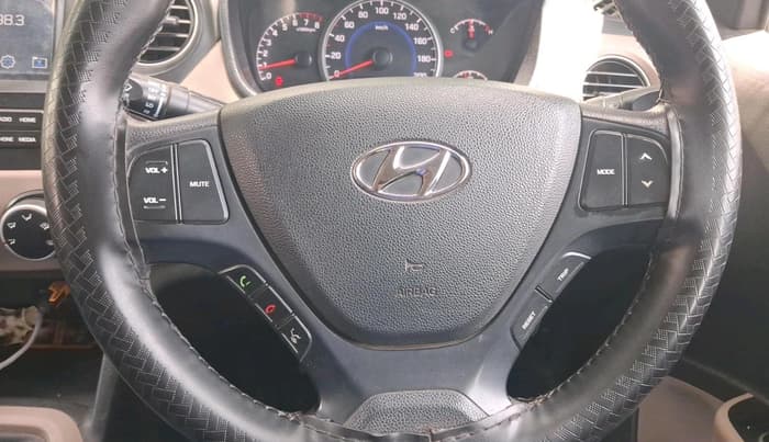2018 Hyundai Grand i10 SPORTZ 1.2 KAPPA VTVT, Petrol, Manual, 69,684 km, interior