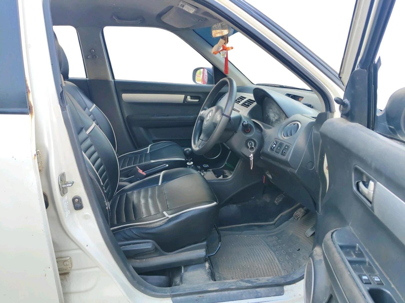2010 Maruti Swift VXI, CNG, Manual, 1,73,133 km, interior