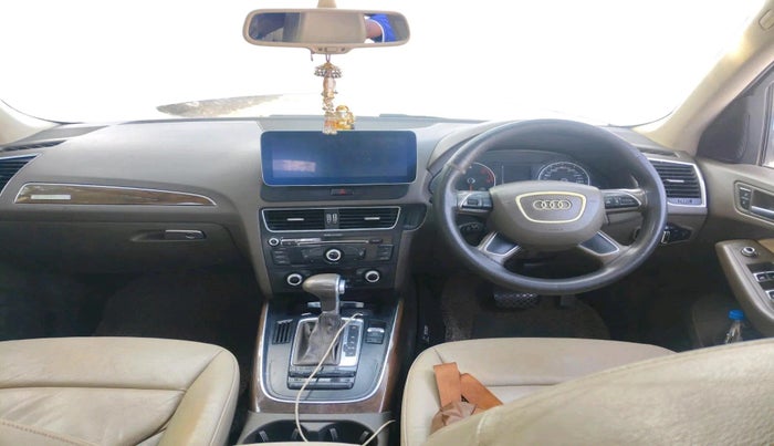 2014 Audi Q5 2.0 TDI quattro Premium, Diesel, Automatic, 1,96,413 km, interior