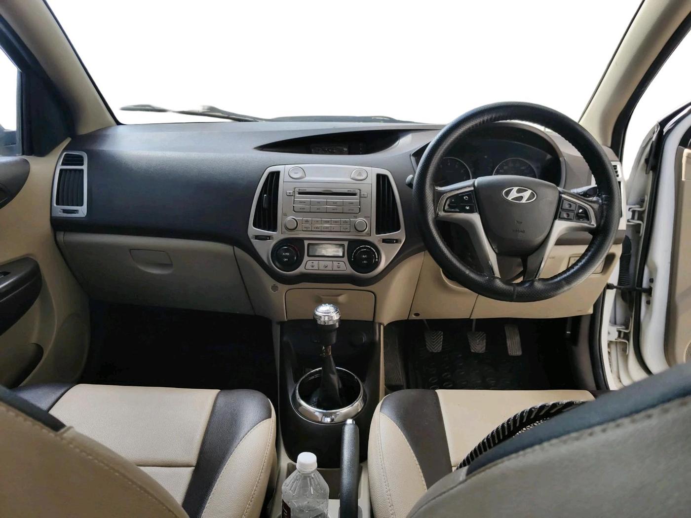 2011 Hyundai i20 SPORTZ 1.2, Petrol, Manual, 1,09,772 km, interior