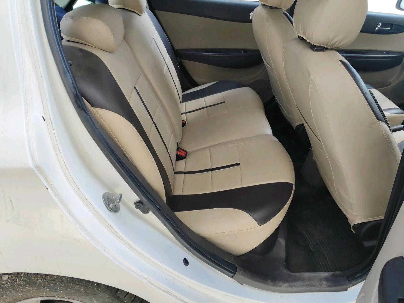 2011 Hyundai i20 SPORTZ 1.2, Petrol, Manual, 1,09,772 km, interior