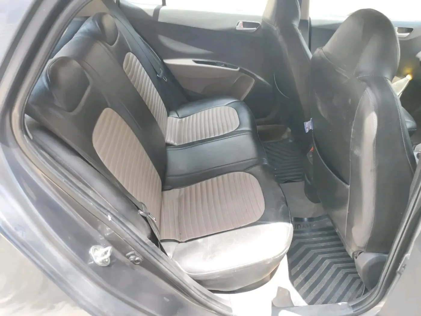 2018 Hyundai Grand i10 SPORTZ 1.2 KAPPA VTVT, CNG, Manual, 65,497 km, interior