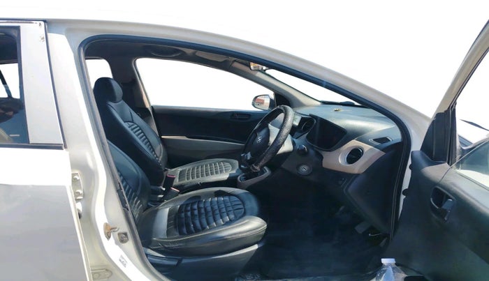 2016 Hyundai Grand i10 MAGNA 1.2 KAPPA VTVT, CNG, Manual, 1,60,003 km, interior