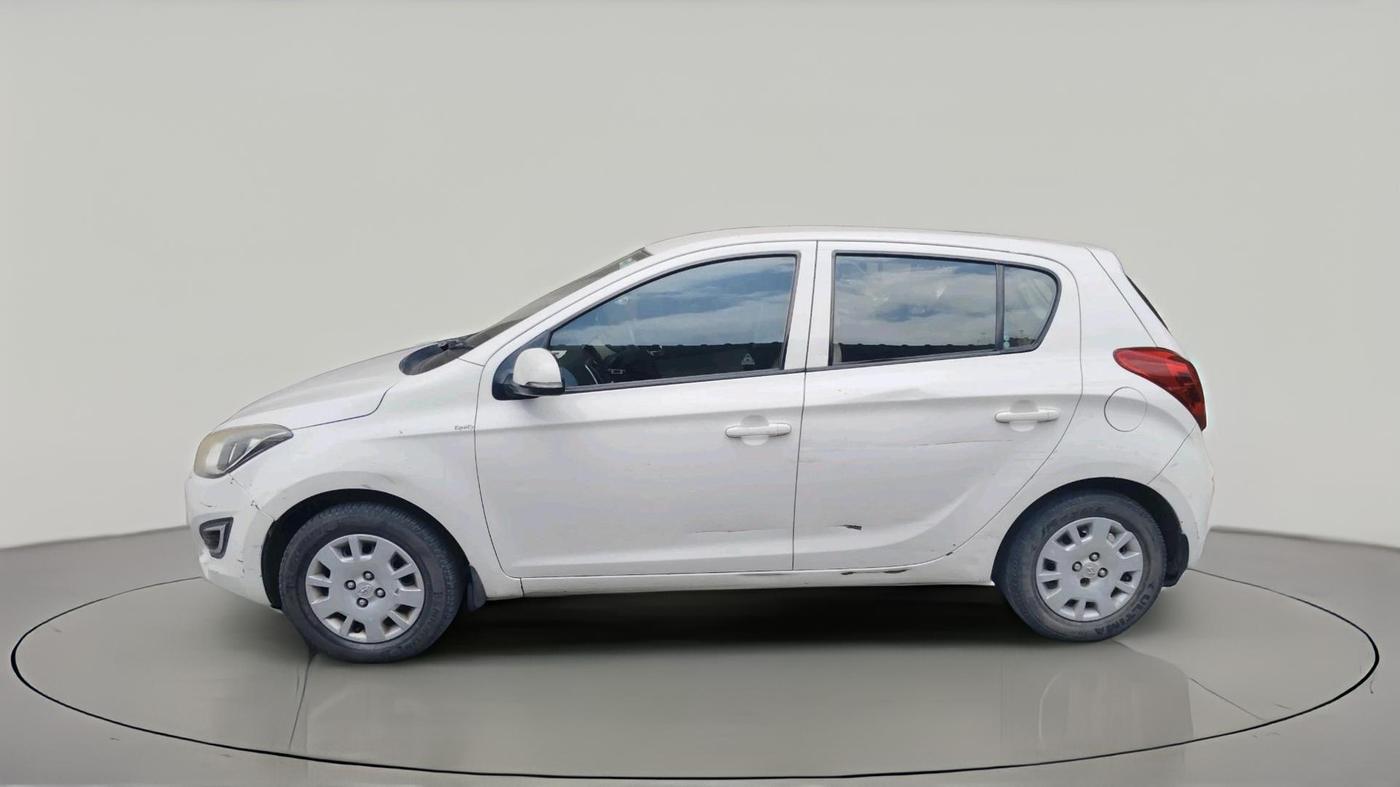 2012 Hyundai i20 MAGNA 1.2, CNG, Manual, 3,31,456 km, exterior