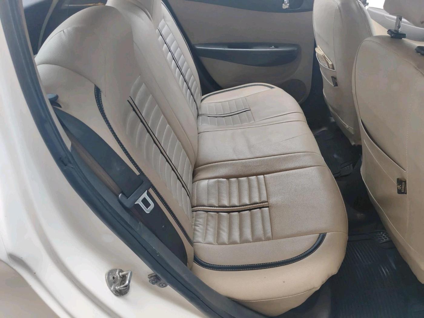 2012 Hyundai i20 MAGNA 1.2, CNG, Manual, 3,31,456 km, interior
