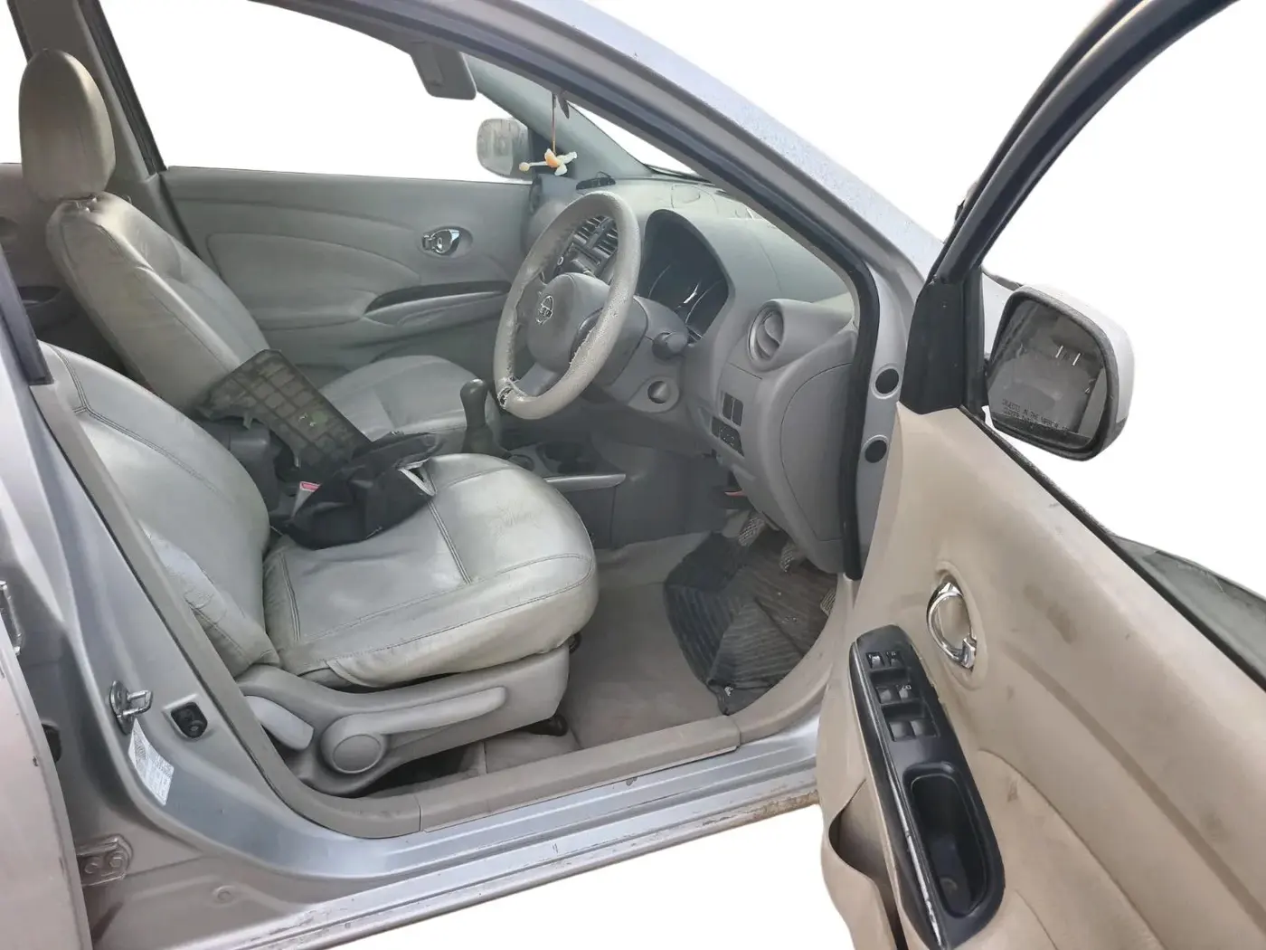 2012 Nissan Sunny XV DIESEL, Diesel, Manual, 1,25,193 km, interior