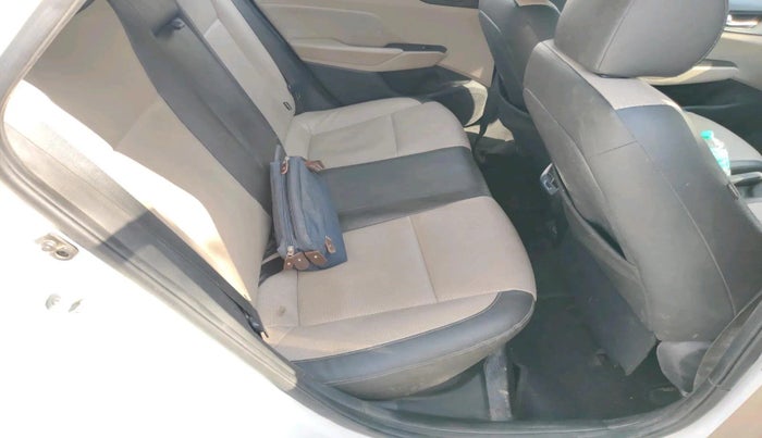 2022 Hyundai Verna SX (O) 1.5 CRDI, Diesel, Manual, 74,838 km, interior