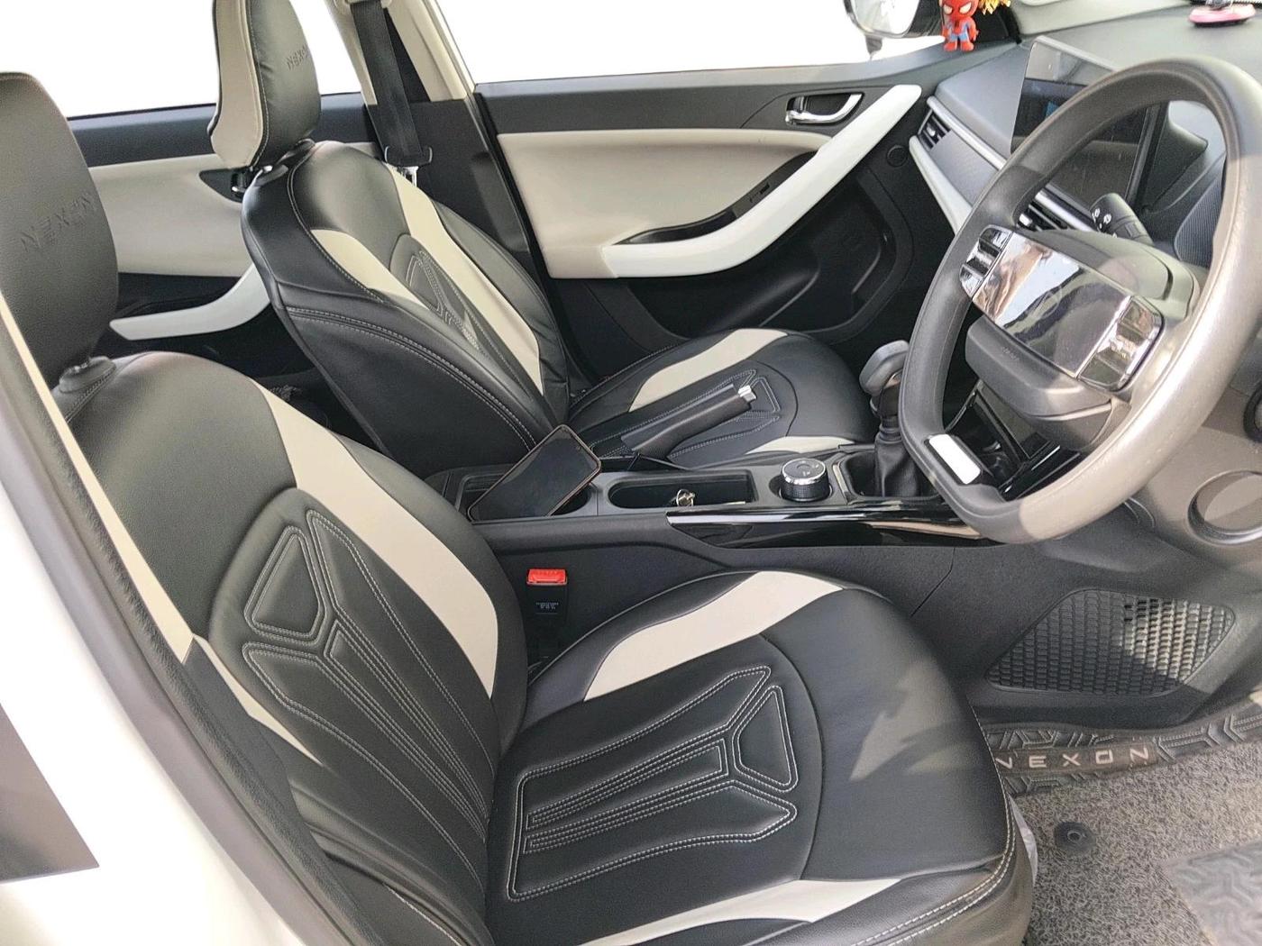 2024 Tata NEXON CREATIVE PLUS 1.5 REVOTORQ 6 MT, Diesel, Manual, 15,872 km, interior
