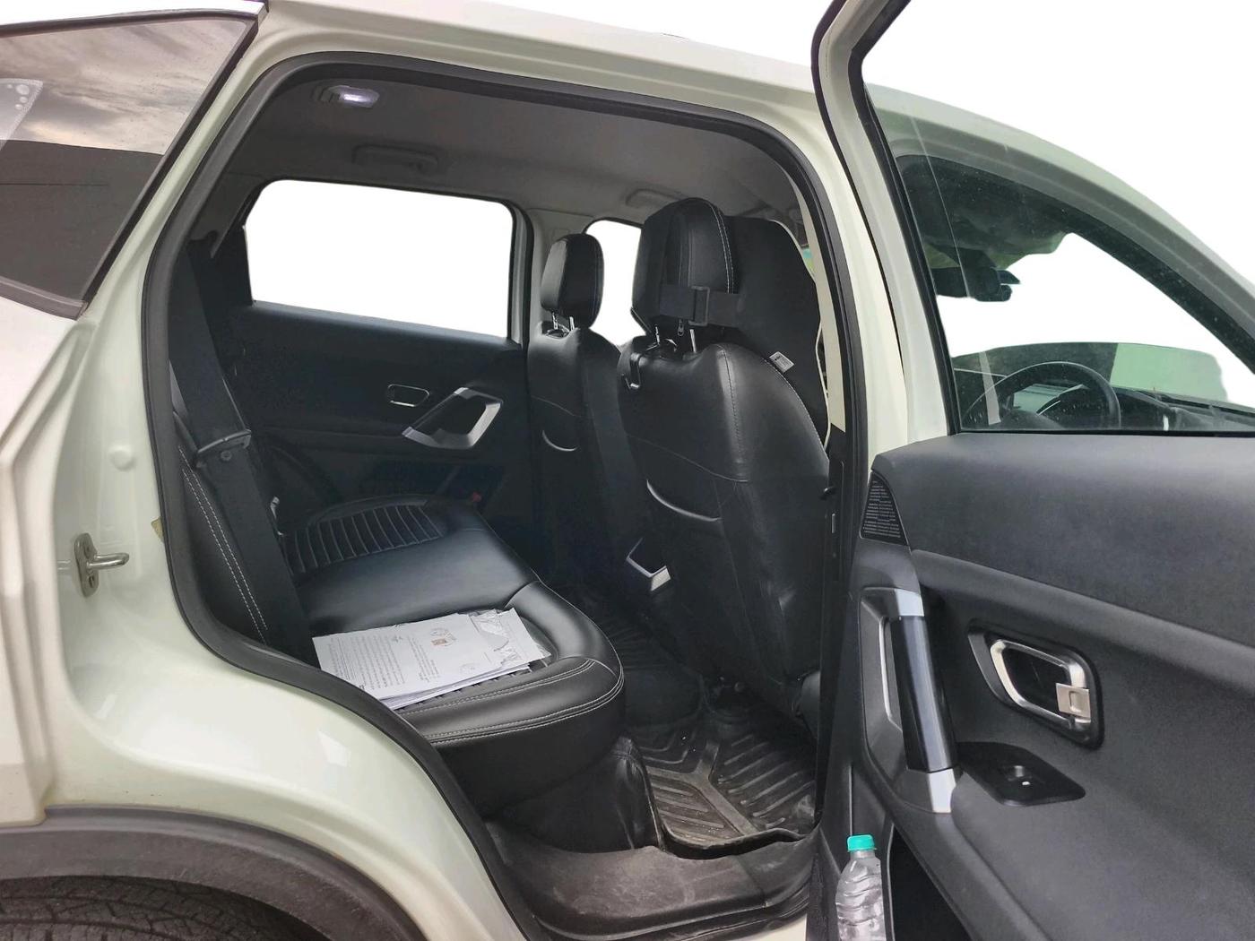 2022 Tata Harrier XT 2.0L KRYOTEC, Diesel, Manual, 84,021 km, interior