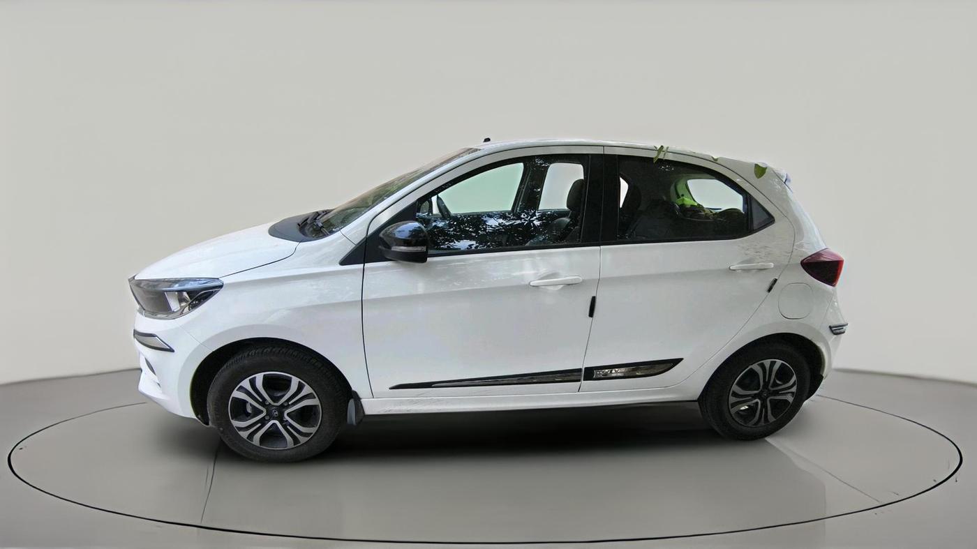 2024 Tata Tiago XTA PETROL, Petrol, Automatic, 4,785 km, exterior