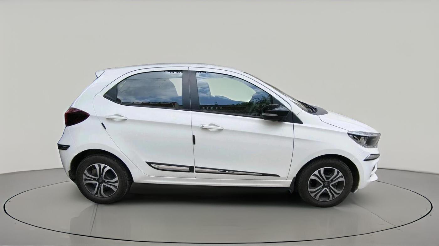 2024 Tata Tiago XTA PETROL, Petrol, Automatic, 4,785 km, exterior
