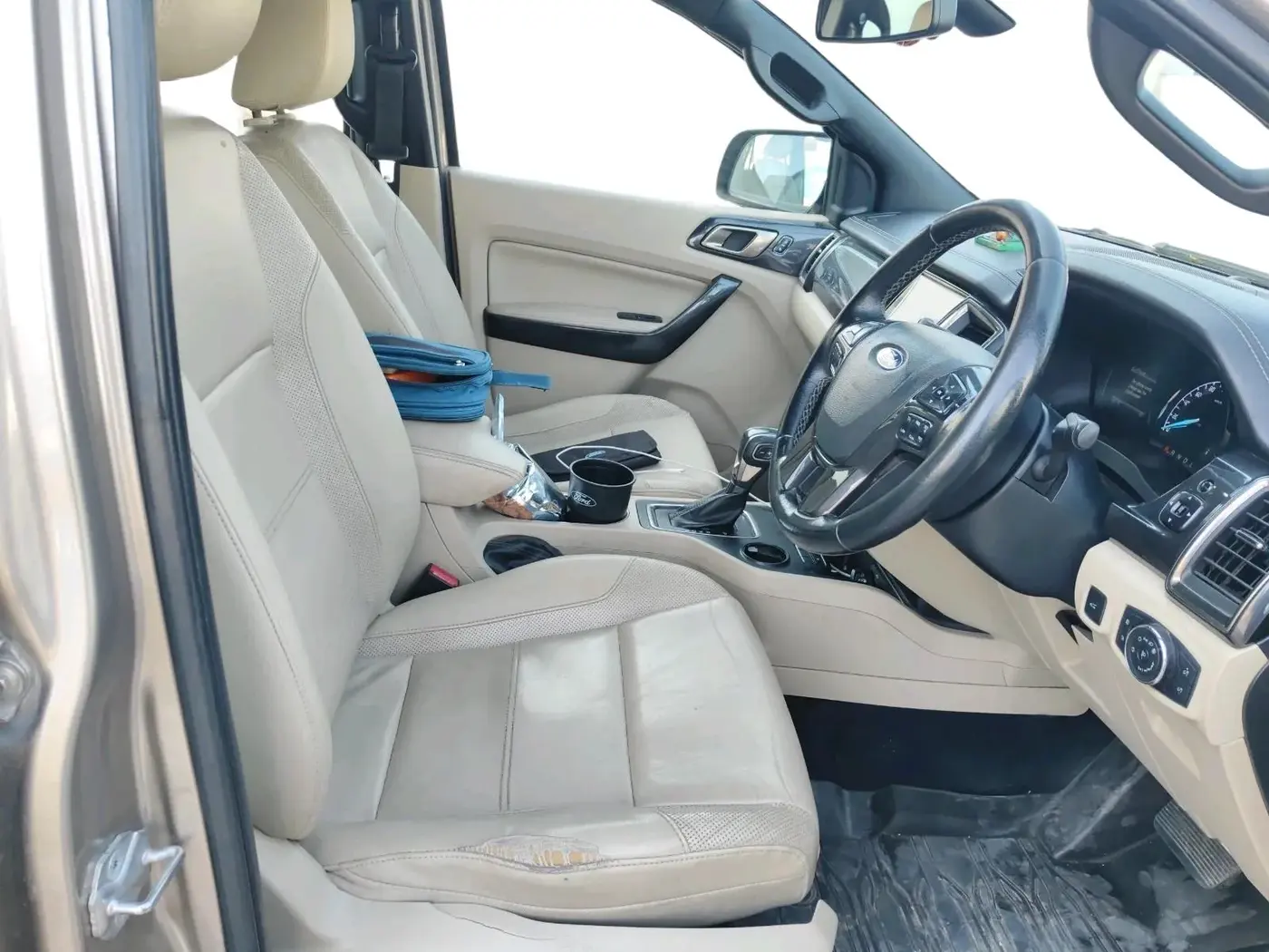 2021 Ford Endeavour TITANIUM PLUS 2.0 4X2 AT SUNROOF, Diesel, Automatic, 1,37,942 km, interior