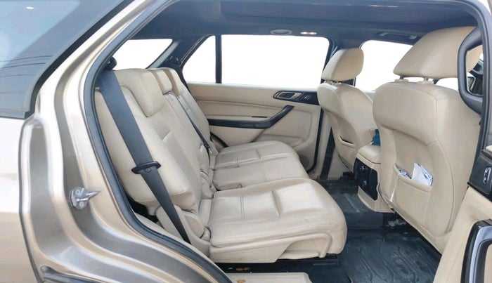 2021 Ford Endeavour TITANIUM PLUS 2.0 4X2 AT SUNROOF, Diesel, Automatic, 1,37,942 km, interior