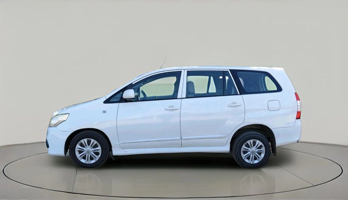 2013 Toyota Innova 2.5 GX 7 STR, Diesel, Manual, 1,29,432 km, exterior