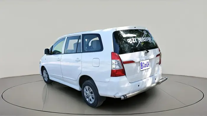 2013 Toyota Innova 2.5 GX 7 STR, Diesel, Manual, 1,29,432 km, exterior