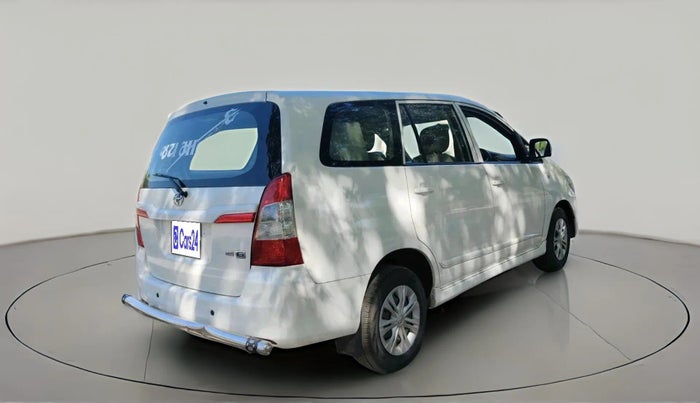 2013 Toyota Innova 2.5 GX 7 STR, Diesel, Manual, 1,29,432 km, exterior