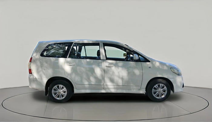 2013 Toyota Innova 2.5 GX 7 STR, Diesel, Manual, 1,29,432 km, exterior