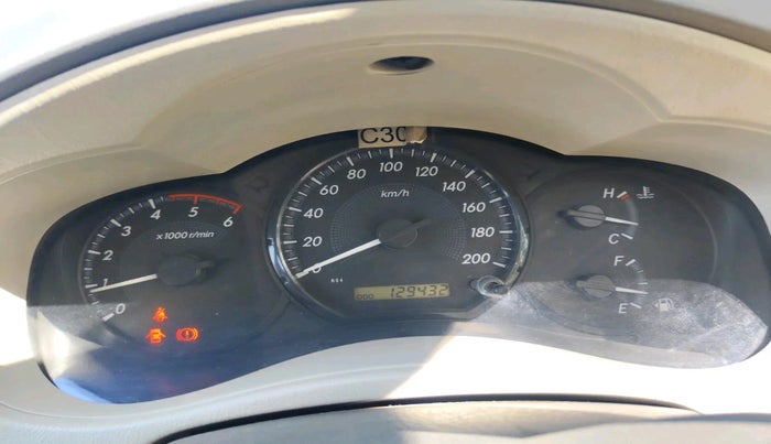 2013 Toyota Innova 2.5 GX 7 STR, Diesel, Manual, 1,29,432 km, interior