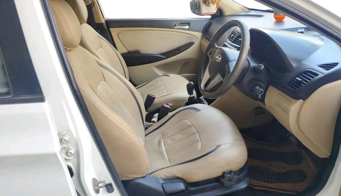 2013 Hyundai Verna FLUIDIC 1.6 CRDI SX, Diesel, Manual, 2,91,526 km, interior