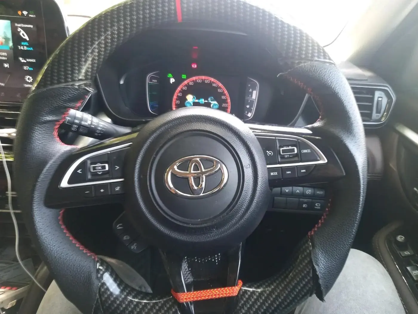 2025 Toyota URBAN CRUISER HYRYDER V HYBRID, Hybrid, Automatic, 17,466 km, interior
