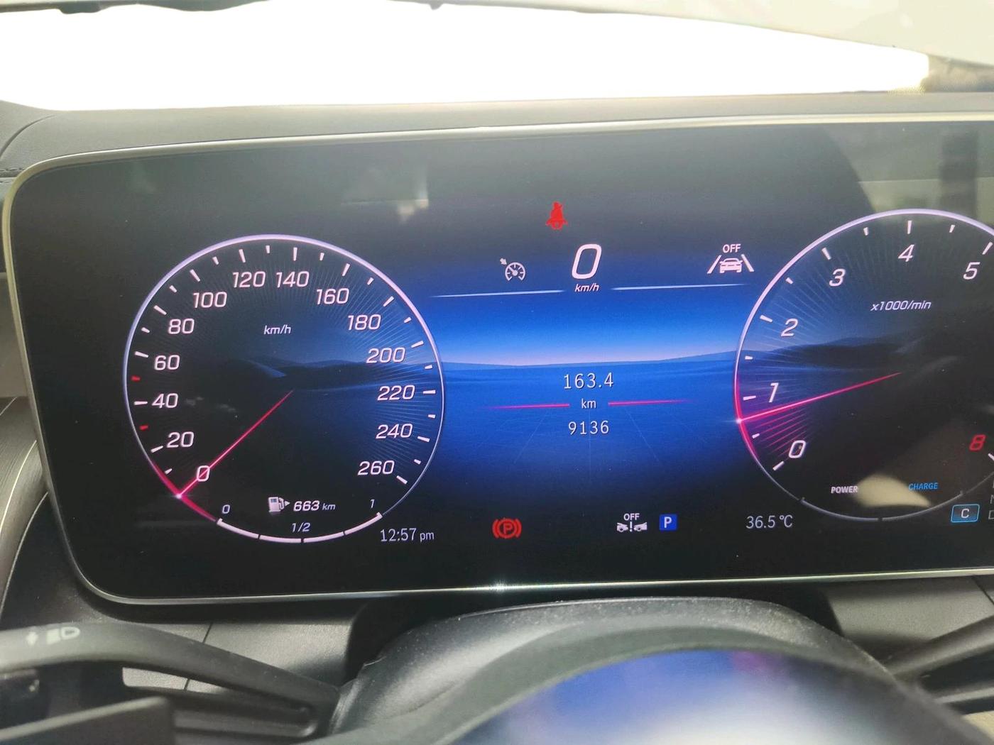 2025 Mercedes Benz GLC CLASS 300 4MATIC, Petrol, Automatic, 9,136 km, interior