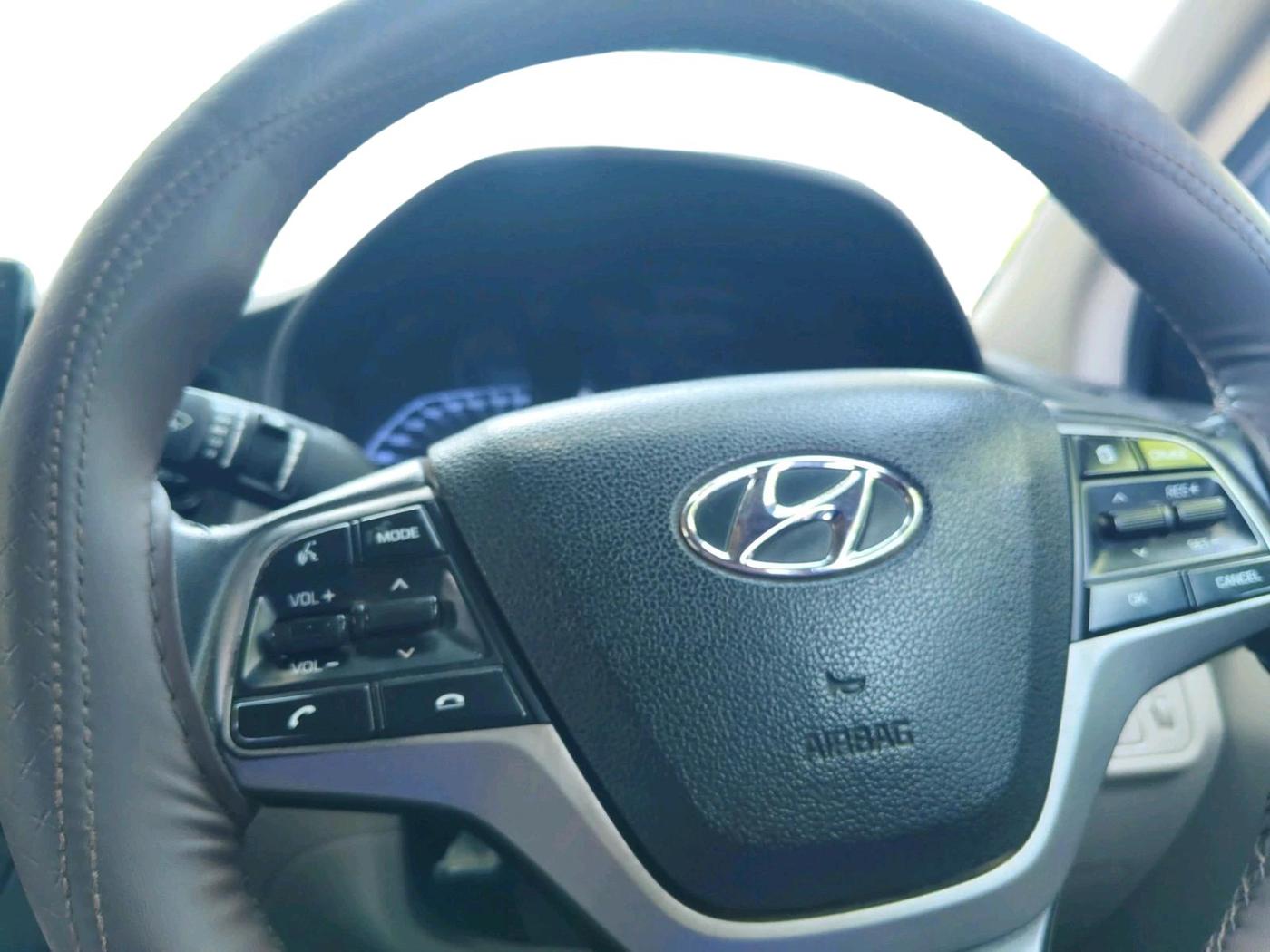 2020 Hyundai Verna SX (O) 1.5 CRDI AT, Diesel, Automatic, 1,01,918 km, interior