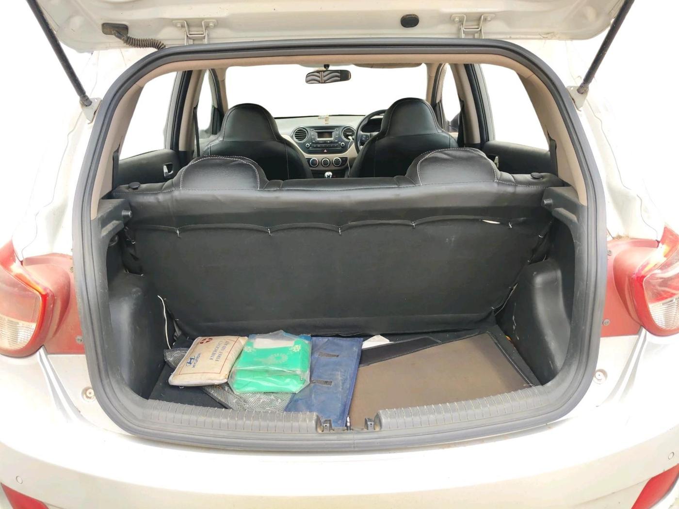 2015 Hyundai Grand i10 SPORTZ 1.1 CRDI, Diesel, Manual, 1,76,013 km, exterior