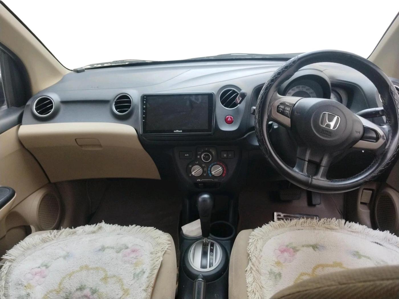2014 Honda Brio VX AT, CNG, Automatic, 81,522 km, interior