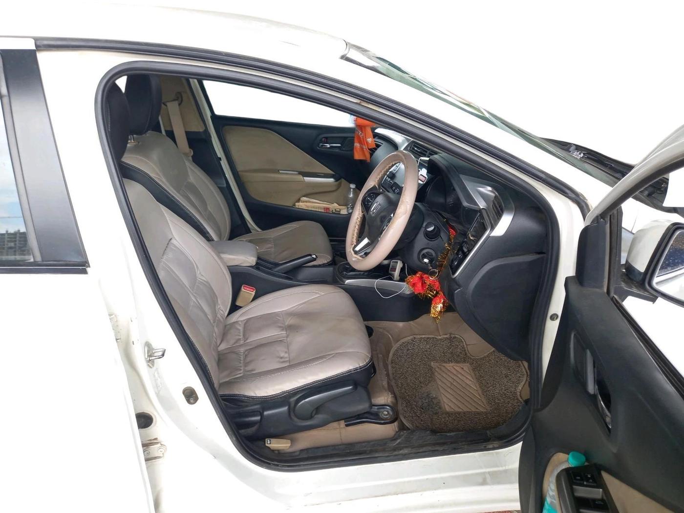 2015 Honda City 1.5L I-DTEC S, Diesel, Manual, 1,07,309 km, interior