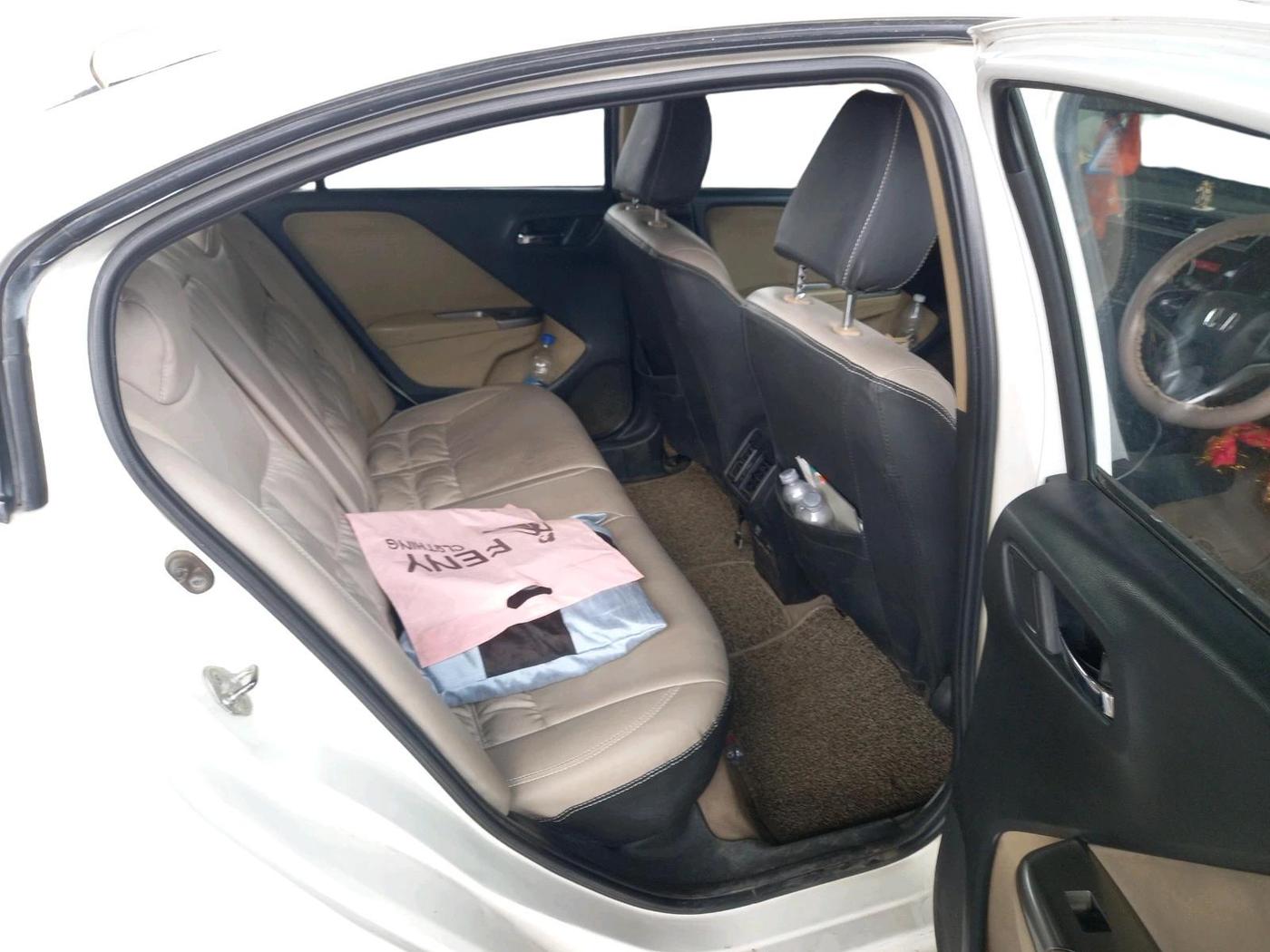 2015 Honda City 1.5L I-DTEC S, Diesel, Manual, 1,07,309 km, interior