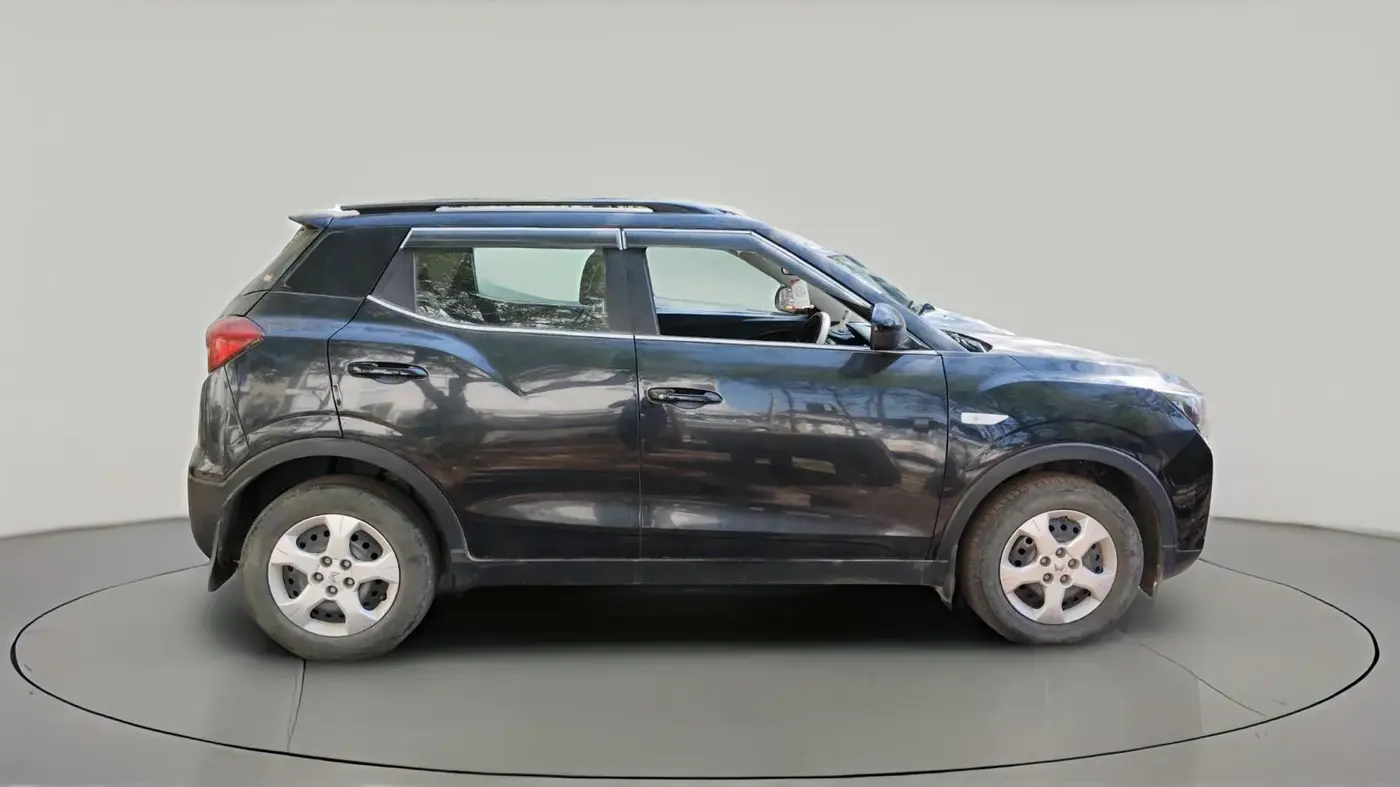 2022 Mahindra XUV300 W6 1.5 Diesel, Diesel, Manual, 68,902 km, exterior