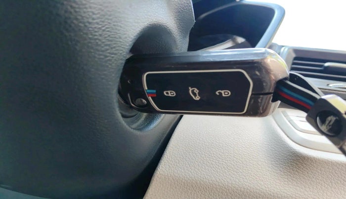 2022 Mahindra XUV300 W6 1.5 Diesel, Diesel, Manual, 68,902 km, interior