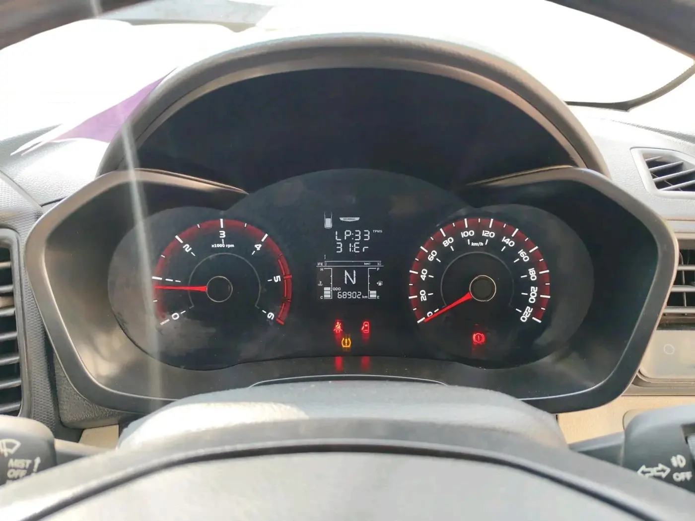 2022 Mahindra XUV300 W6 1.5 Diesel, Diesel, Manual, 68,902 km, interior