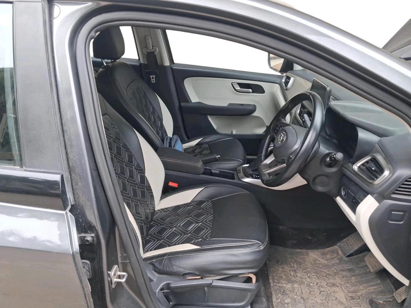 2023 Tata ALTROZ XZA, Petrol, Automatic, 17,302 km, interior