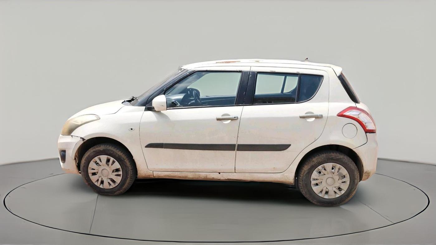 2011 Maruti Swift LXI, CNG, Manual, 1,03,322 km, exterior