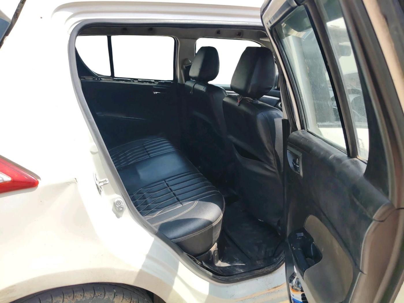 2011 Maruti Swift LXI, CNG, Manual, 1,03,322 km, interior