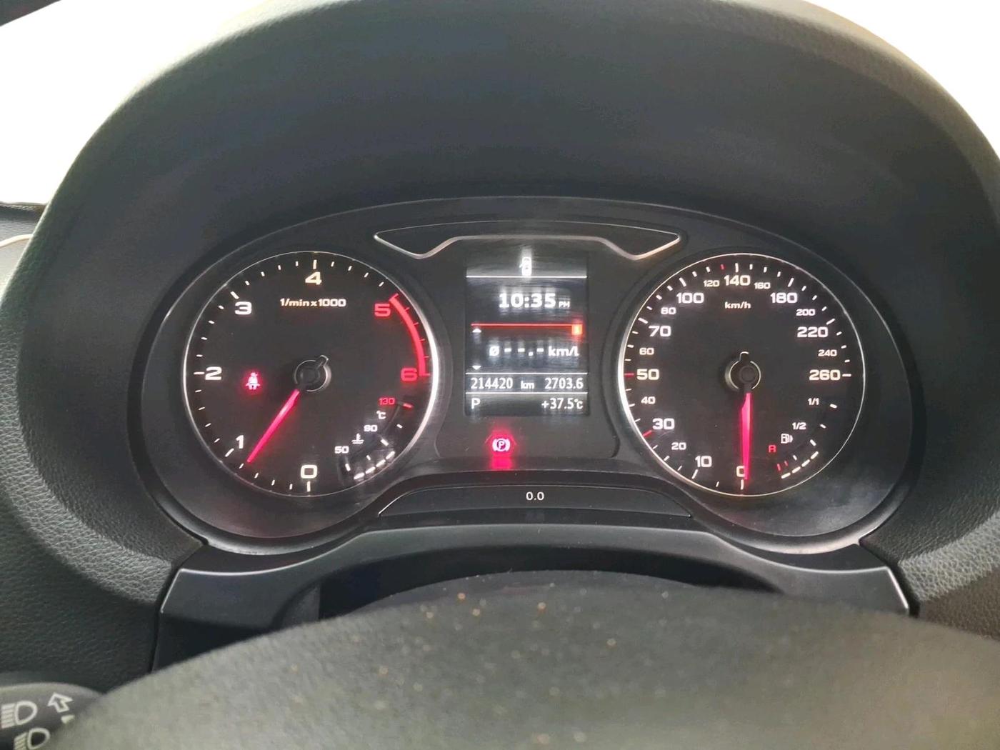 2014 Audi A3 35TDI PREMIUM, Diesel, Automatic, 2,14,420 km, interior