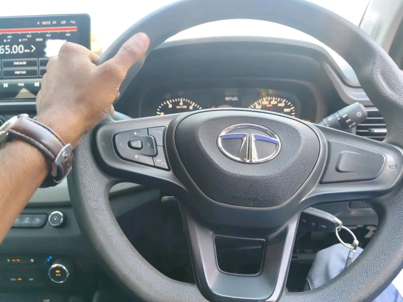 2023 Tata PUNCH ADVENTURE MT, Petrol, Manual, 17,815 km, interior
