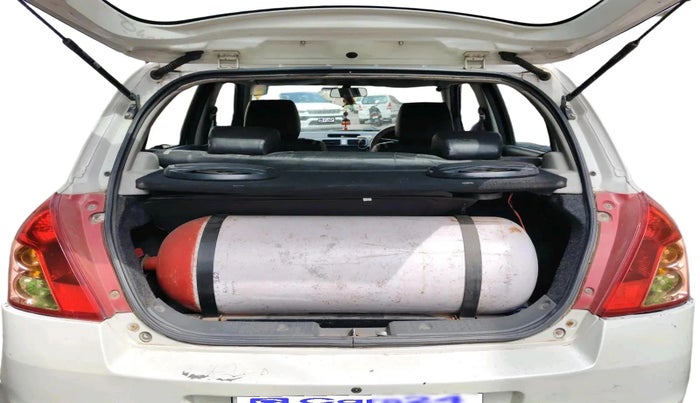 2010 Maruti Swift VXI, CNG, Manual, 1,65,989 km, exterior