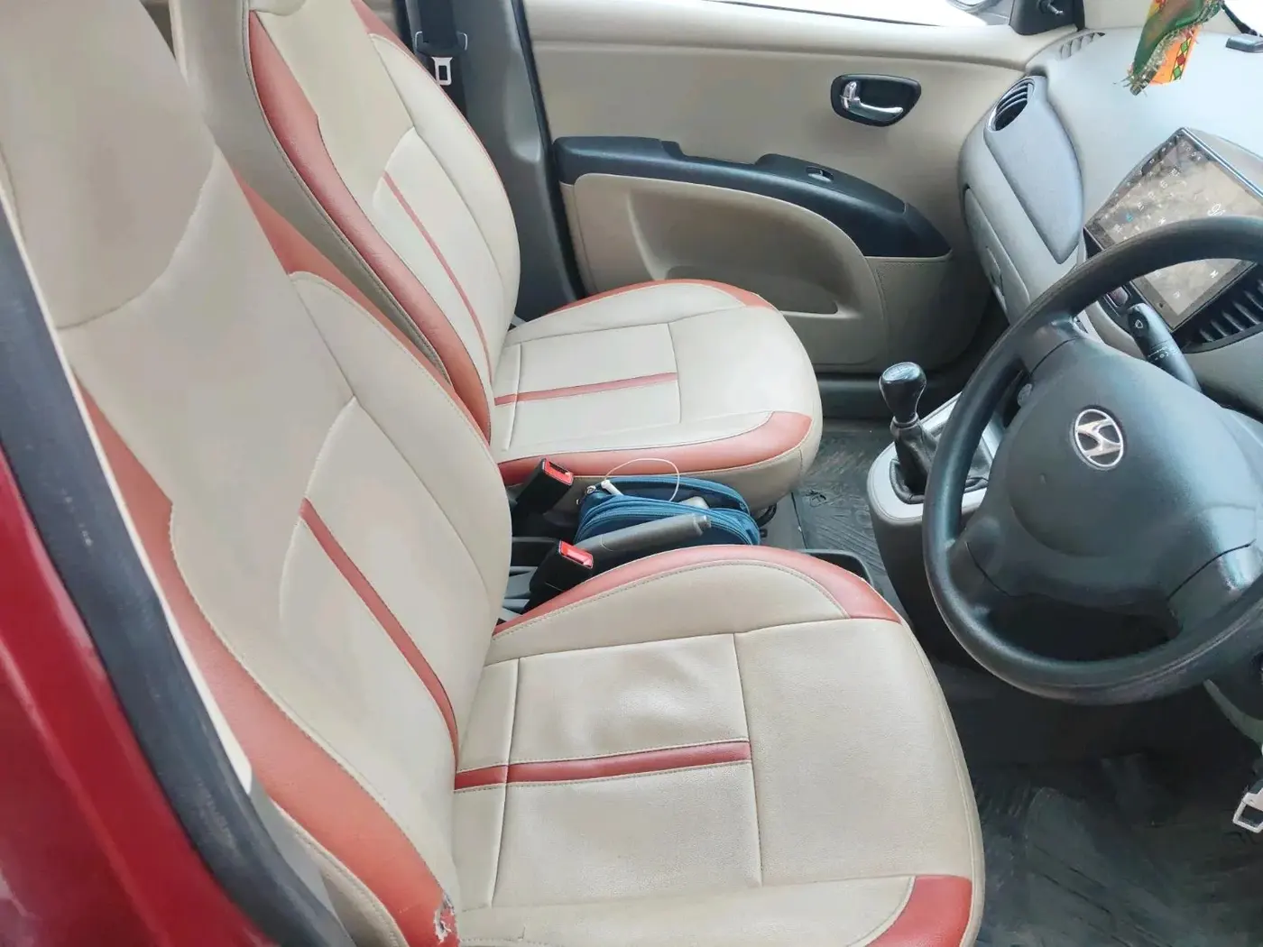 2015 Hyundai i10 SPORTZ 1.1, Petrol, Manual, 76,377 km, interior