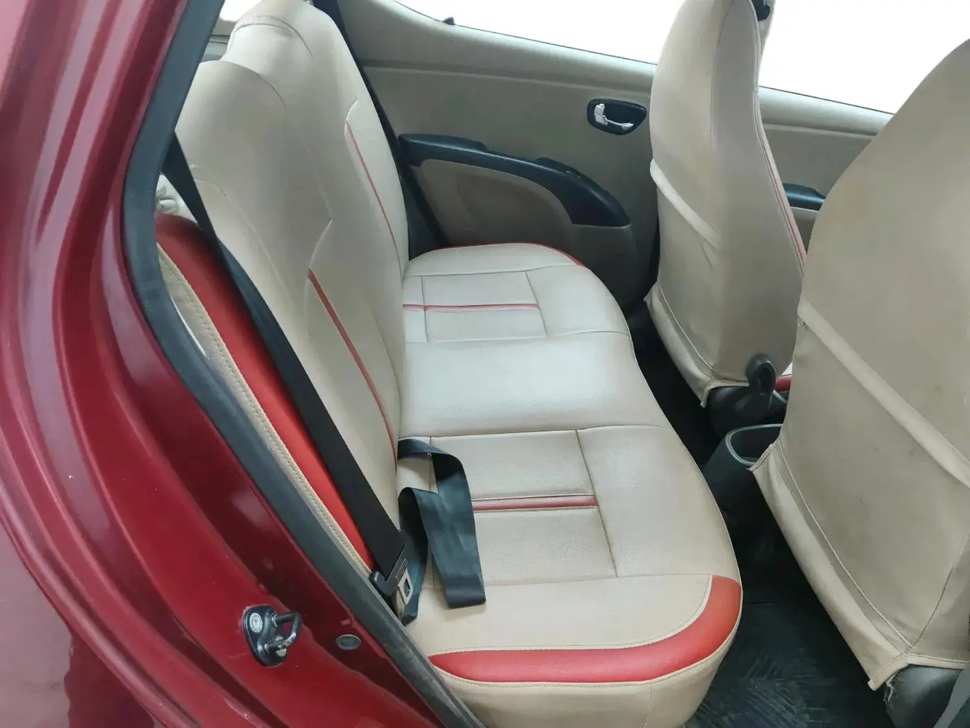 2015 Hyundai i10 SPORTZ 1.1, Petrol, Manual, 76,377 km, interior
