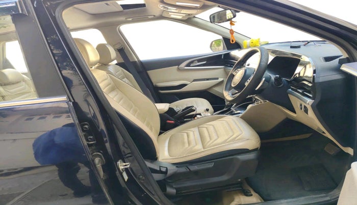 2022 KIA CARENS LUXURY PLUS 1.4 PETROL DCT 6 STR, Petrol, Automatic, 60,662 km, interior