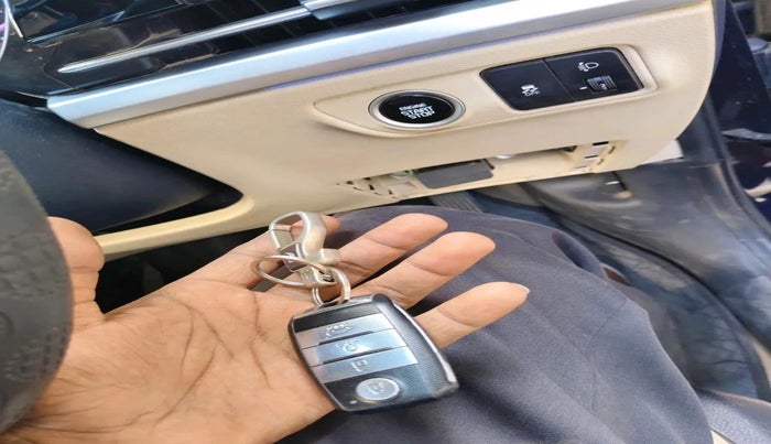 2022 KIA CARENS LUXURY PLUS 1.4 PETROL DCT 6 STR, Petrol, Automatic, 60,662 km, interior